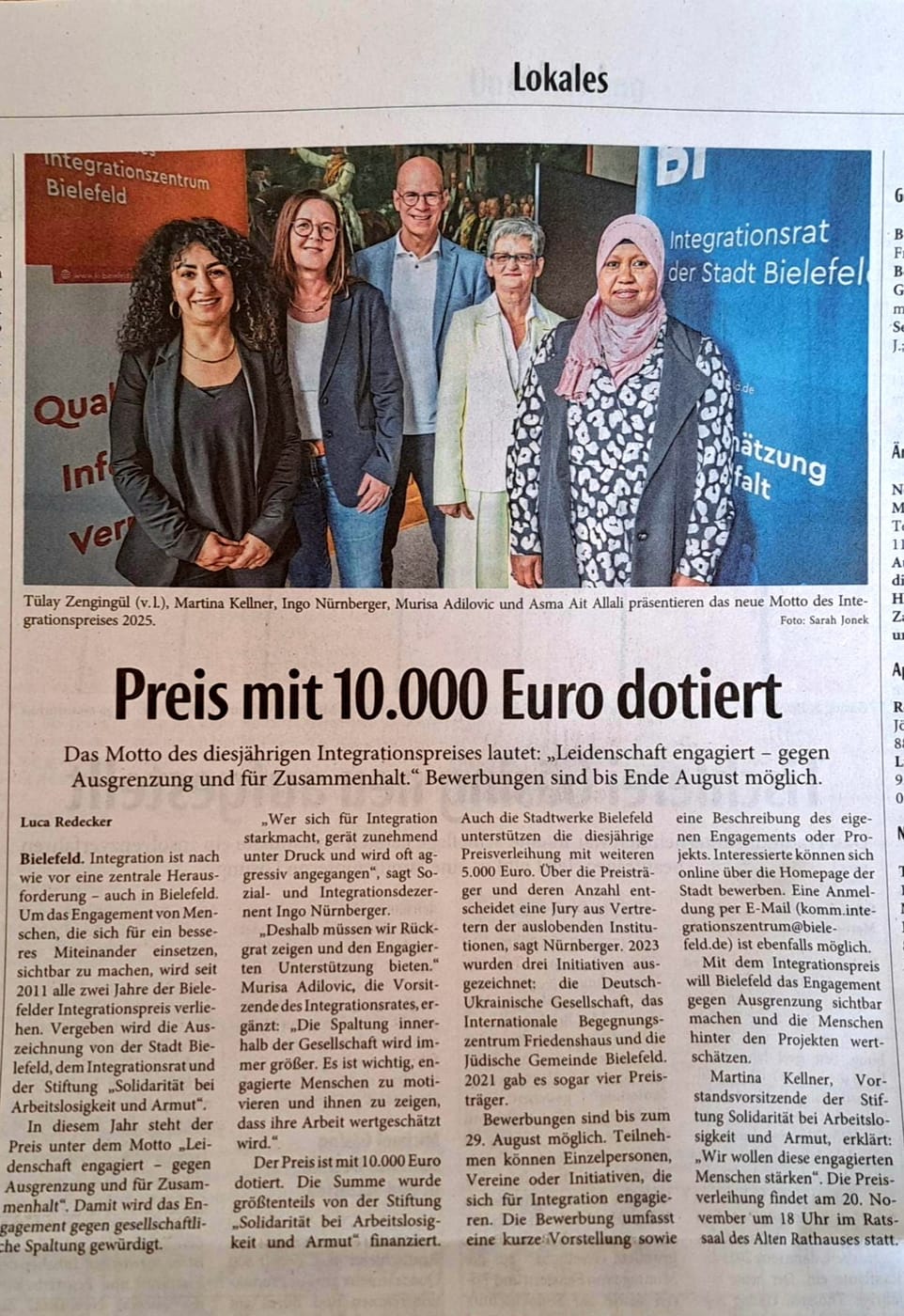 Zeitungsbericht über den mit 10.000 Euro dotierten Bielefelder Integrationspreis 2025 unter dem Motto „Leidenschaft engagiert – gegen Ausgrenzung und für Zusammenhalt“.